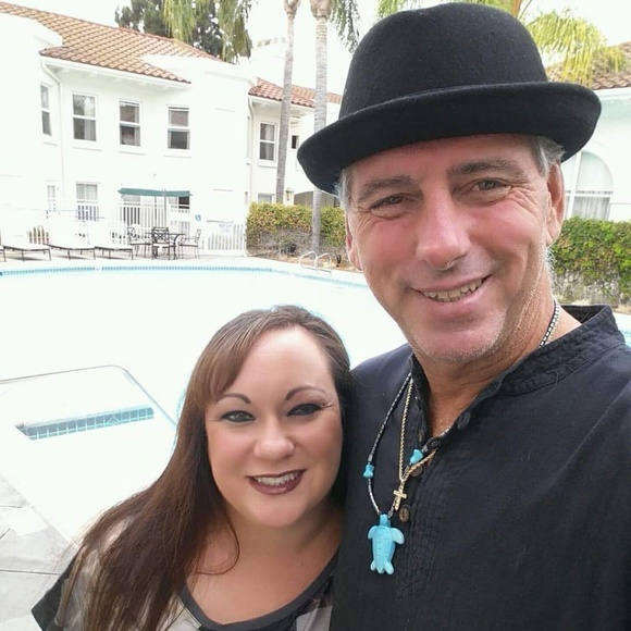 Meet your Posher, Perpetual Pieces - Picture 2 of 8